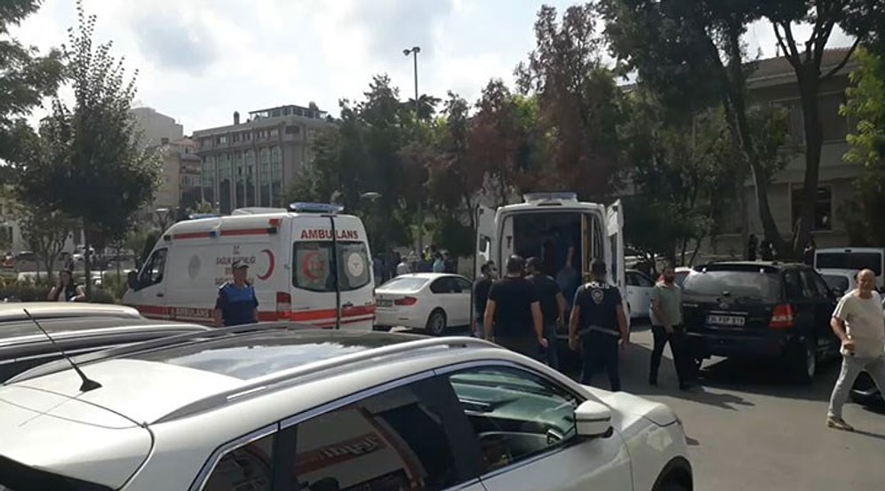 Kaymakamlık Önünde Polislere Bıçaklı Saldırı
