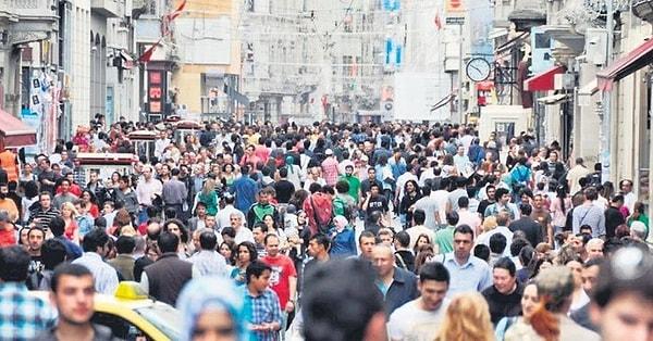 AA muhabirinin İçişleri Bakanlığı Nüfus ve Vatandaşlık İşleri Genel Müdürlüğünden aldığı bilgiye göre, Türkiye'de en çok kullanılan soyadı yaklaşık 1 buçuk milyon kişinin taşıdığı "Yılmaz" oldu.