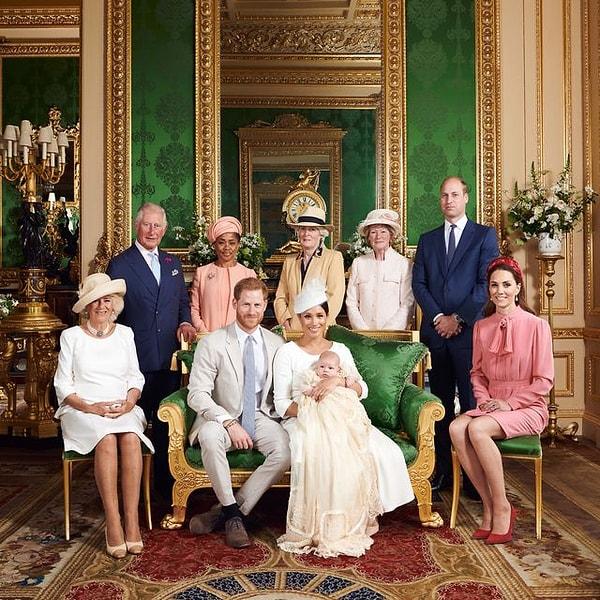 İngiliz Kraliyet Ailesinin her hareketi senelerdir tüm dünya basını tarafından yakından takip ediliyor bildiğiniz gibi. Görkemli düğün törenlerinden katı kurallarına kadar her şeylerini biliyoruz ailenin.