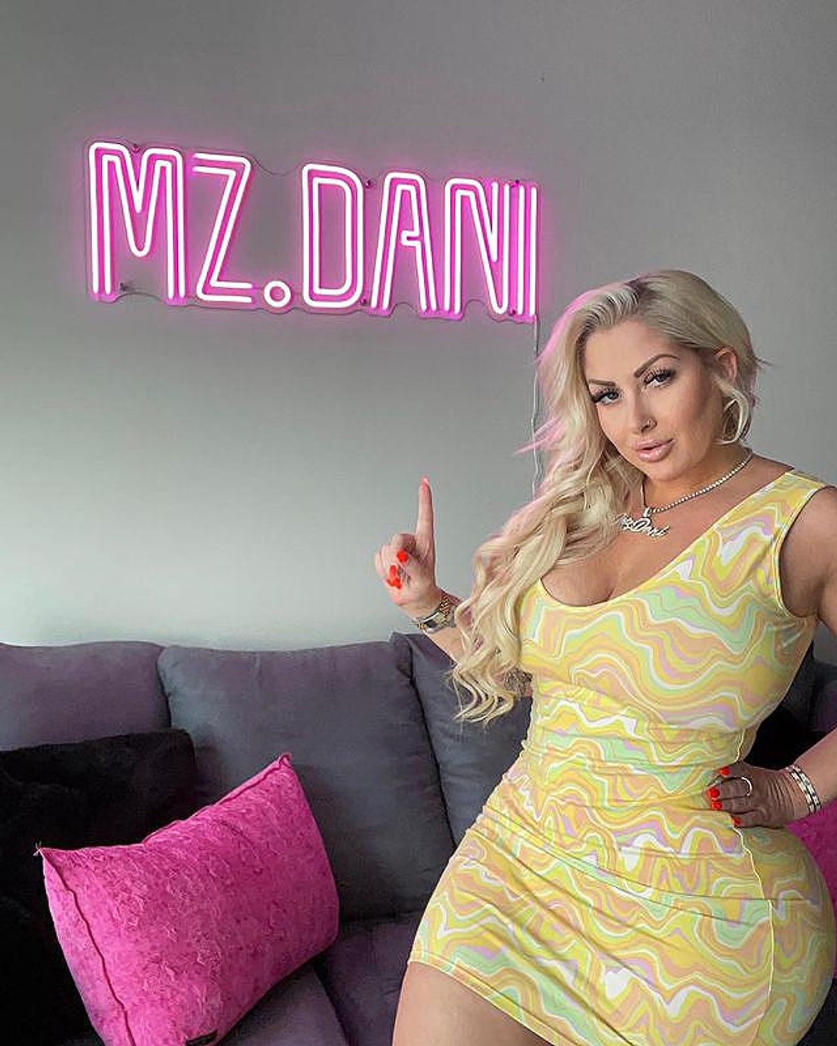 Mz.
