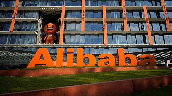 5. Çin'in ekonomisinin büyük çoğunluğunu Alibaba'ya ait WeChat Pay ve Alipay üzerinden nakitsiz ödemeler oluşturuyor.