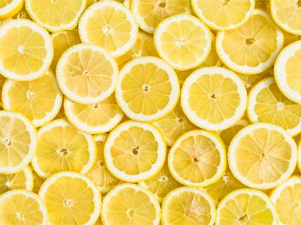 6. Eğer limonu mikrodalgada 20 saniye kadar ısıtırsanız normalden iki kat daha fazla limon suyu elde edersiniz.