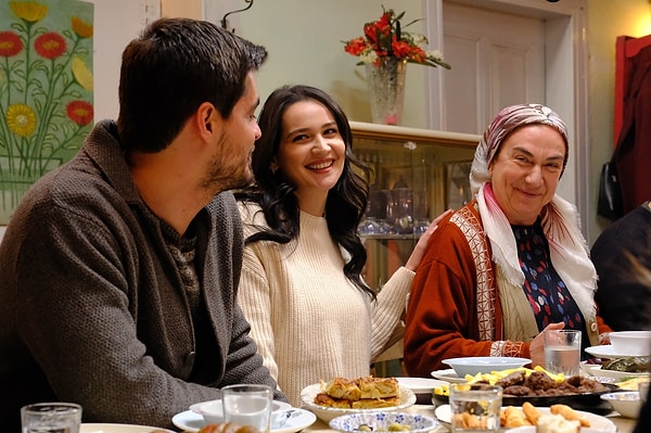 Gönül Dağı'nı bilmeyenimiz yoktur. Kendisi son dönemlerin en popüler dizilerinden bir tanesiydi.