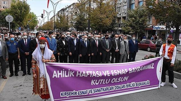10. Kırşehir'de kabri bulunan Ahi Evran'ın kurduğu bu teşkilatla ilgili Ahilik geleneğinin unutulmaması için Türkiye Esnaf ve Sanatkarlar Odaları tarafından bazı şehirlerde her yıl Ahilik haftası ve kutlamaları yapılmaktadır.