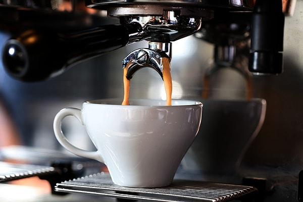 10. “Avustralya’da sade filtre kahve almak için gittiğim her yerde bana garip garip kahve isimleri soruyorlardı. Latte, mocha, misto, caramello… İstediğim filtre kahveyi asla bulamadım.”