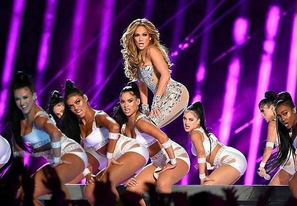 7. Jennifer Lopez'in başak burcu dansçıları kovduğu iddia edildi.