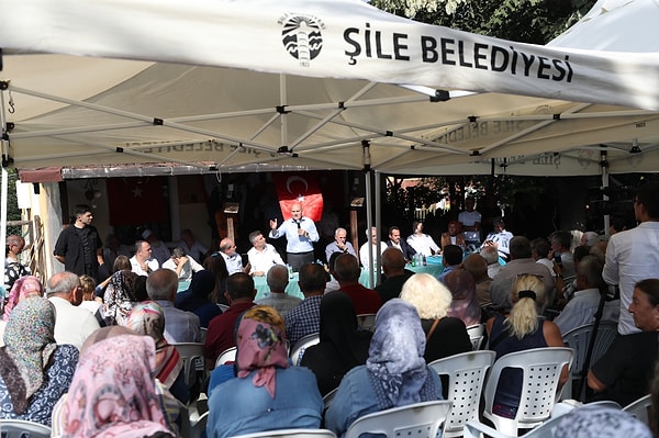 İçişleri Bakanı Süleyman Soylu, Şile’de bir dizi temaslarda bulundu. Şileli muhtarlarla toplantı yapan Soylu, daha sonra Muharif Gaziler Derneği’ni ziyaret etti.