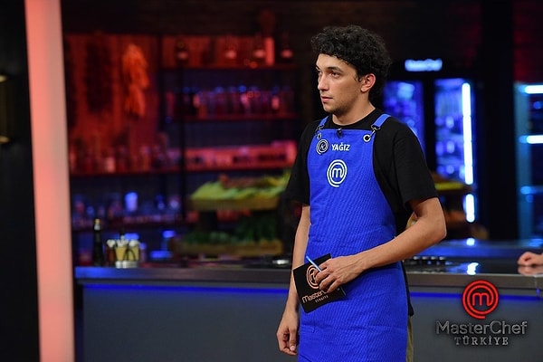 MasterChef'te Çağatay ile birlikte düelloya kalan Yağız, ilk hafta Mavi takımın kaptanı oldu.