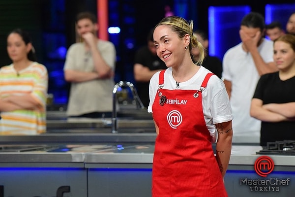 MasterChef'te Çağatay ile birlikte düelloya kalan Yağız, ilk hafta Mavi takımın kaptanı oldu.