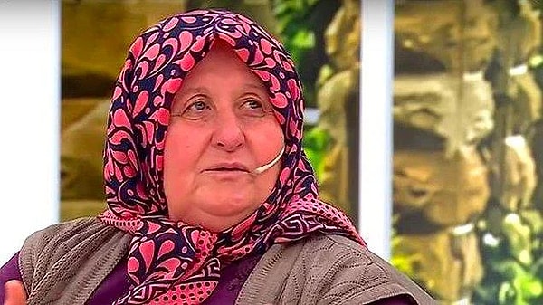 Kübra Ünzile isimli 66 yaşındaki teyzemiz, Facebook üzerinden tanıştığı ve kendisine 'Aşkitom, mavişim' diyen 35 yaşındaki Ferdi isimli erkek tarafından yüz binlerce lira dolandırıldığını söyledi.