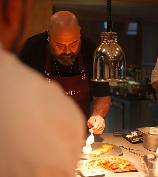 MasterChef Somer Sivrio�lu, U�runa 18 Y�ll�k E�ini Terk Edip Birlikte Oldu�u Sevgilisi Hakk�nda Konu�tu!