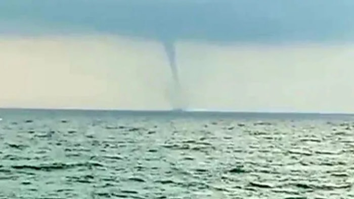 İstanbul’da Korkutan Hortum: Karadeniz Açıklarda Oluşan Hortum Görüntülendi