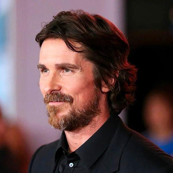 'The Pale Blue Eyes'ın kadrosu ise efsane. Christian Bale, Harry Melling ve Gillian Anderson yer alacağı yapımın,