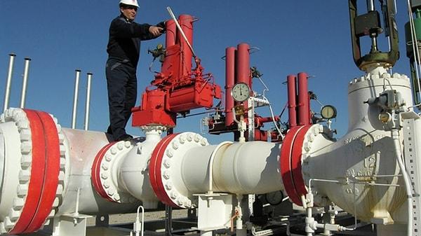 Gazprom Yönetim Kurulu Başkan Yardımcısı Vitaliy Markelov, Kuzey Akım bakımında doğalgaz türbin motorunun Siemens teslim edilmediğini belirterek bir türbini durdurmuştu.