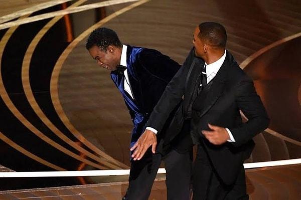 16. Chris Rock, 2023 Oscar Töreni'nde yeniden sunuculuk teklifi aldığını ancak kendisinin teklifi reddettiğini açıkladı.