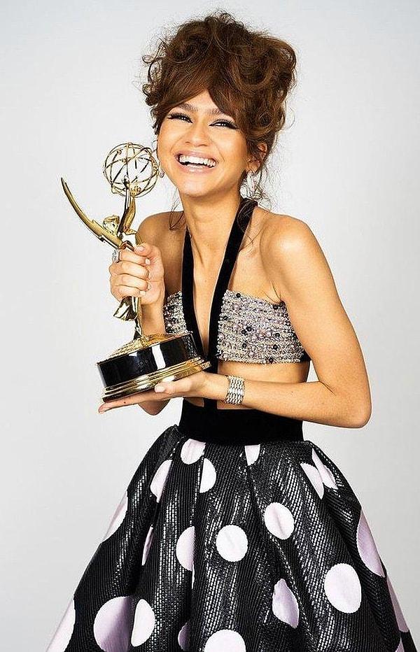 Başarılı oyuncu HBO'nun ikonikleşen dizisi "Euphoria" ile En İyi Kadın Oyuncu Emmy Ödülüne layık görüldü. Zendaya bu başarısı ile dünyanın en genç Emmy Ödülünü alan kadın oyuncu oldu.