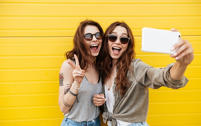 Скажи нам, как ты делаешь селфи, и мы скажем тебе, насколько ты нарцисс