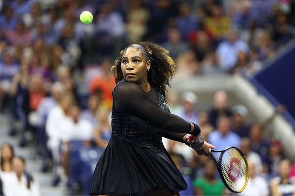 Serena Williams rekor fırsatını ise kaçırdı. Katıldığı 39 grand slamin 23'ünü kazanan Serena Williams, turnuvayı şampiyonluk ile tamamlasaydı Margaret Court'un 24 slamlik rekoruna ortak olacaktı.