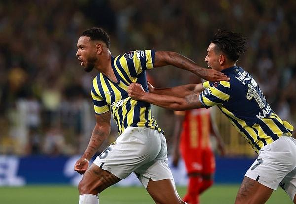 Fenerbahçe'ye galibiyeti getiren golleri Joao Pedro ve Joshua King kaydetti.