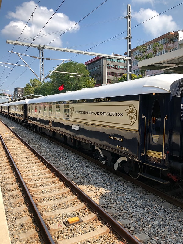 Ve o güzellik kadraja bu şekilde yansıdı👇Her eylülde nostaljik bir yolculuk yapan tarihi tren pandemi nedeniyle 3 yıl aradan sonra İstanbul'a geldi.