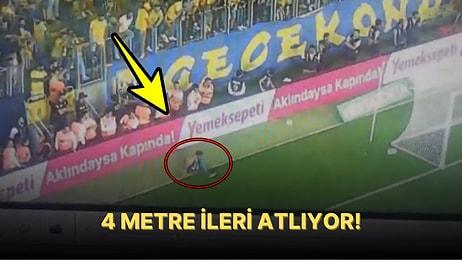 Beşiktaşlı Futbolculara Saldıran Ankaragücü Taraftarının Sahaya Atladığı Görüntüler Ortaya Çıktı