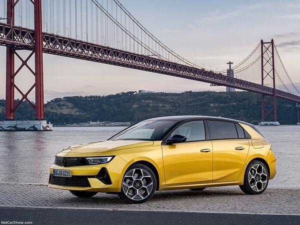 Opel Astra 2022, Türkiye'de benzinli ve dizel motorlarla satışa sunuldu. Aracın performansı ise büyük bir artış göstermiş.