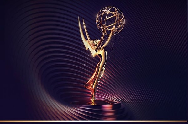 Büyük bir heyecanla beklenen Emmy Ödülleri yaklaşıyor biliyorsunuz ki... Bu tarihi an yaklaşırken, hem sanatsal hem de teknik açıdan başarıyı taçlandıran 74. Primetime Yaratıcı Sanatlar Emmy Ödülleri sahiplerini buldu.
