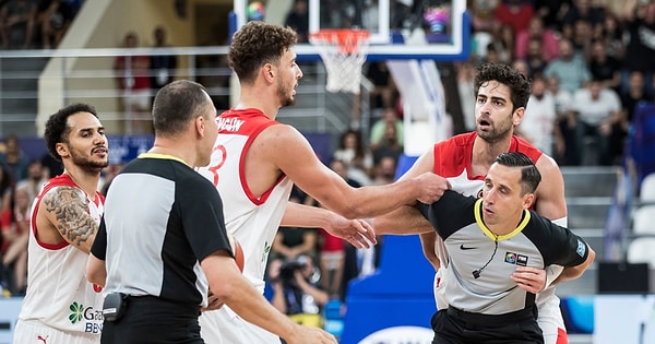 Uluslararası Basketbol Federasyonu (FIBA) Türkiye-Gürcistan maçında A Milli Takım'ın kural hatası itirazını reddetti.
