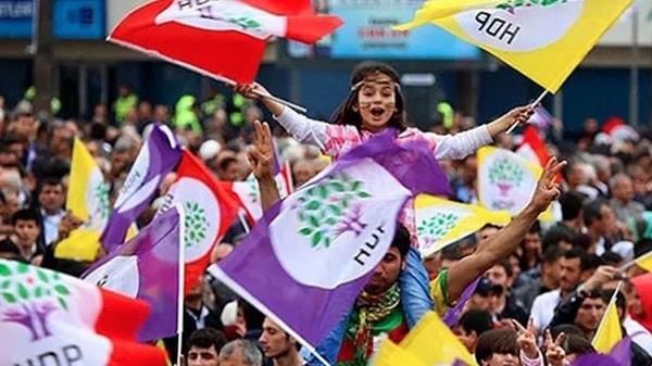 CHP İstanbul Milletvekili Gürsel Tekin’in “HDP’ye bakanlık verilebilir” sözleriyle başlayan tartışma devam ediyor.