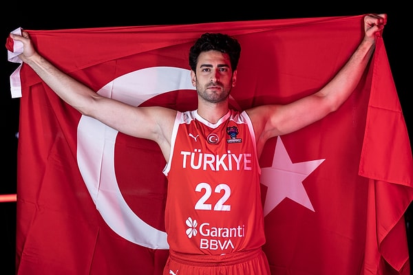 Furkan Korkmaz, 'Bunlar utanç verici, olmaması gereken şeyler ama maalesef maruz kalıyoruz. Tarih boyunca kaldık' dedi.