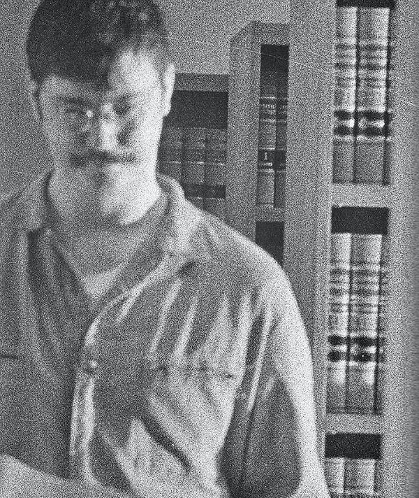 Tecavüzcü seri katil Edmund Kemper, 1973 yılına kadar 3 öğrenciyi daha öldürmüş; hatta içlerinden birisinin kafasını keserek kendi yatak odasına bakan pencerenin önündeki bahçeye gömmüştür.