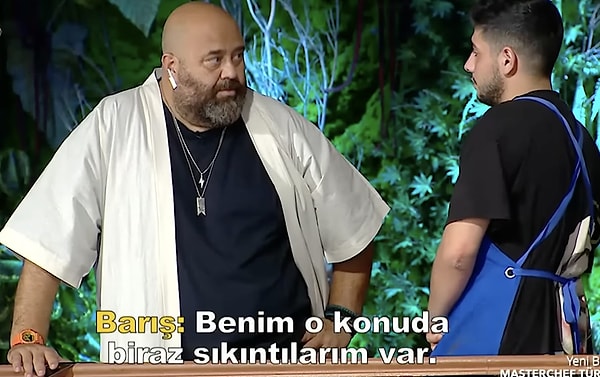 Bunların ardından Somer Şef, bugüne kadar ailesiyle mi yaşadığını sordu Barış'a. Barış da bu soruya "Benim o konuda sıkıntılarım var." şeklinde cevap verdi.