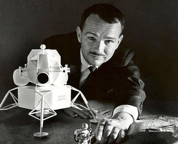 Bugüne kadar bilim insanı Eugene Shoemaker, kalıntıları Ay'a gönderilen tek kişidir.