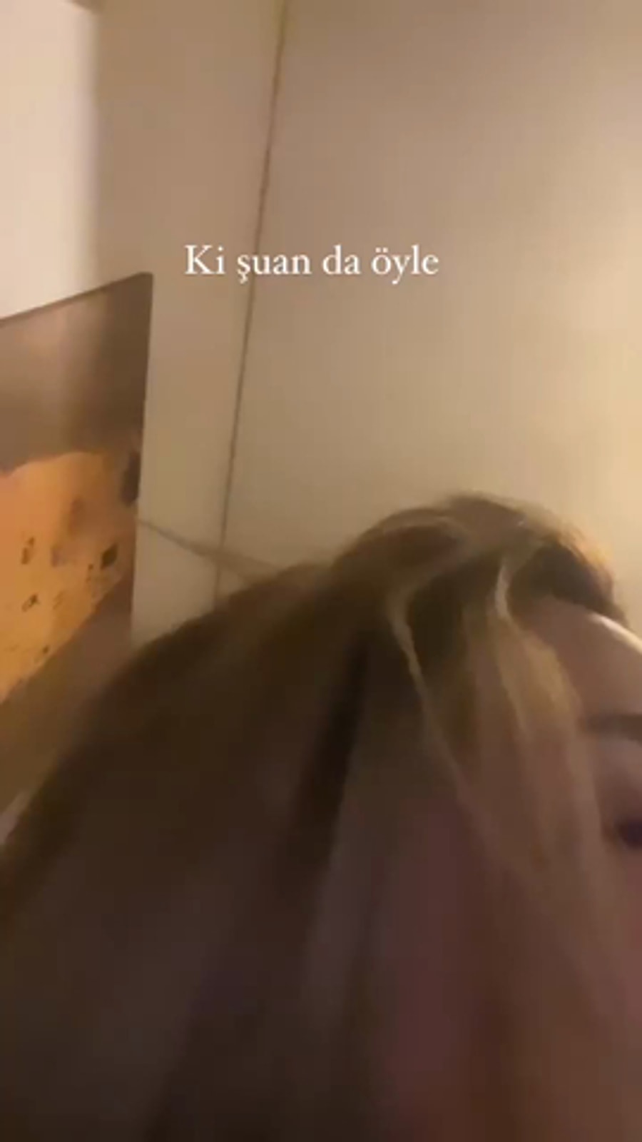 Mika Can Raunun Maskeli Bir Erkekle Birlikte Olduğu Videoyu Yayınlayarak  Ağızları Açık Bıraktı - Onedio