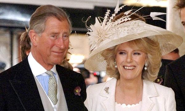 Diana'nın 1997'de Paris'te bir trafik kazasıyla hayatını kaybetmesinin ardından Charles ve Camilla bir süre birlikte görünmediler.