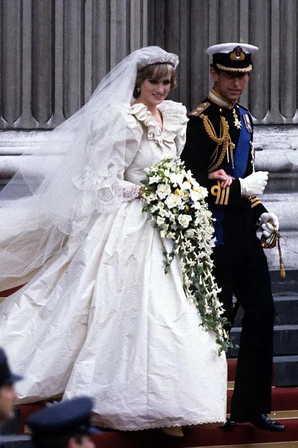 III. Charles, İngiltere'nin soylu ailelerinden birinin kızı olan Diana Spencer ile 1981 yılında evlenmiştir.