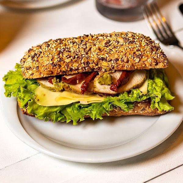 1. Öğle yemeğinin olmazsa olmazı: Soğuk sandviç