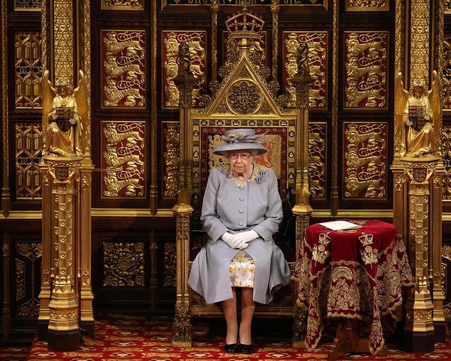 15. Elizabeth, qui a eu 15 premiers ministres pendant son règne, est décédée.
