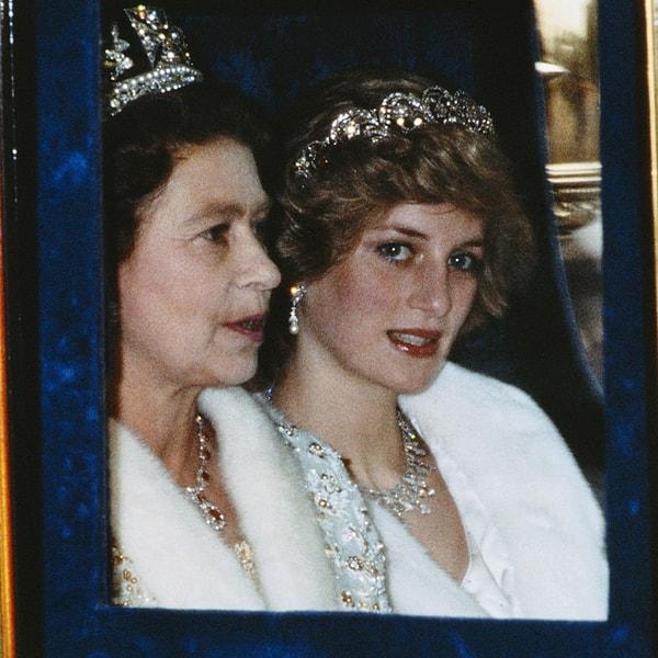 Kraliçe II. Elizabeth'in hayatını kaybetmesinin ardından Prenses Diana'nın sevenleri sosyal medyada sayısız paylaşım yaptı.