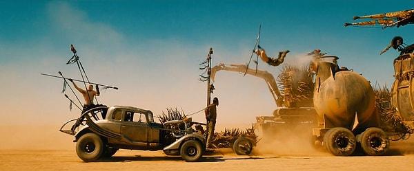 10. Mad Max: Fury Road (Çılgın Max: Öfkeli Yollar)