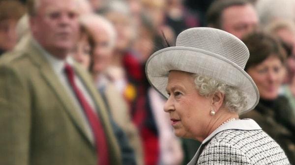 Hepinizin bildiği gibi Kraliçe 2. Elizabeth 96 yaşında vefat etti. Bu da dünya basınında büyük yankı uyandırdı.