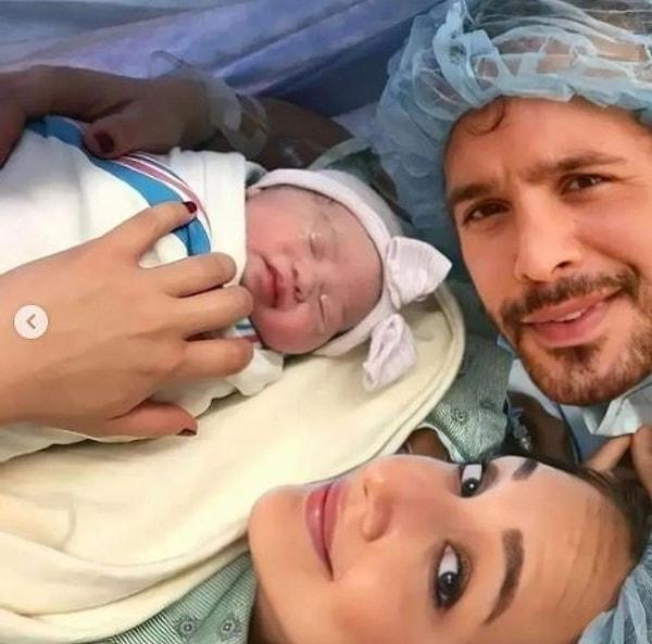 Doğum haberinin ardından ünlü çiftin hayranları tarafından photoshopla yapılan doğumhane fotoğrafı ise sosyal medyada viral oldu.