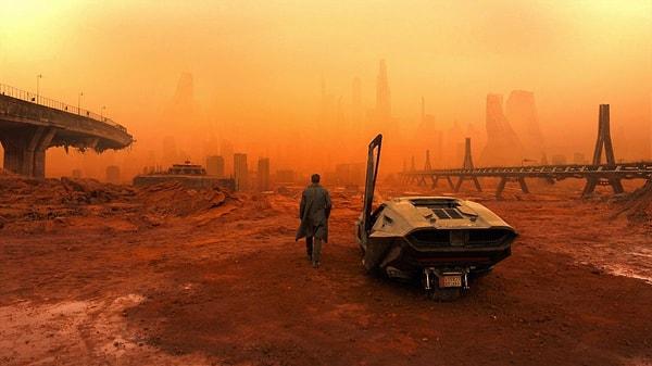 8. Blade Runner 2049 (Ölüm Takibi 2049: Bıçak Sırtı)