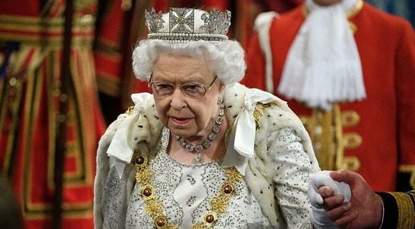 96 yıllık hayatının son günlerini birkaç gün önce yaşayan, 70 yıl 214 gün istikrarla kaldığı tahttan ölümüyle inen Kraliçe II. Elizabeth’in gidişi, kimi için “ohhh bee! Kimi içinse tüh bee!” oldu.