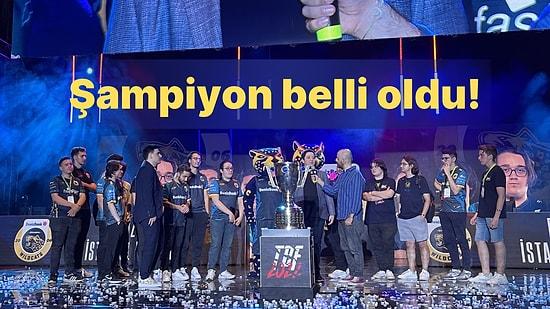 TBF'de Kupaya Uzanan Taraf 2022 League of Legends Türkiye Şampiyonu DenizBank İstanbul Wildcats!