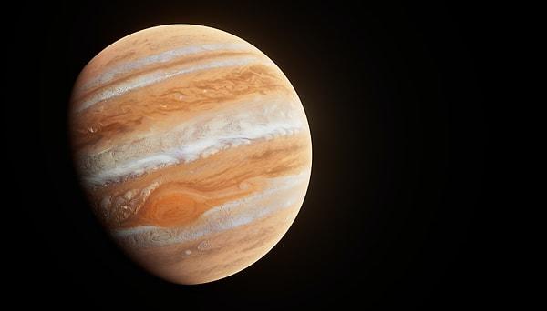 10. Jüpiter'in yörüngesinde bilindiği kadarıyla 79 adet uydu var.