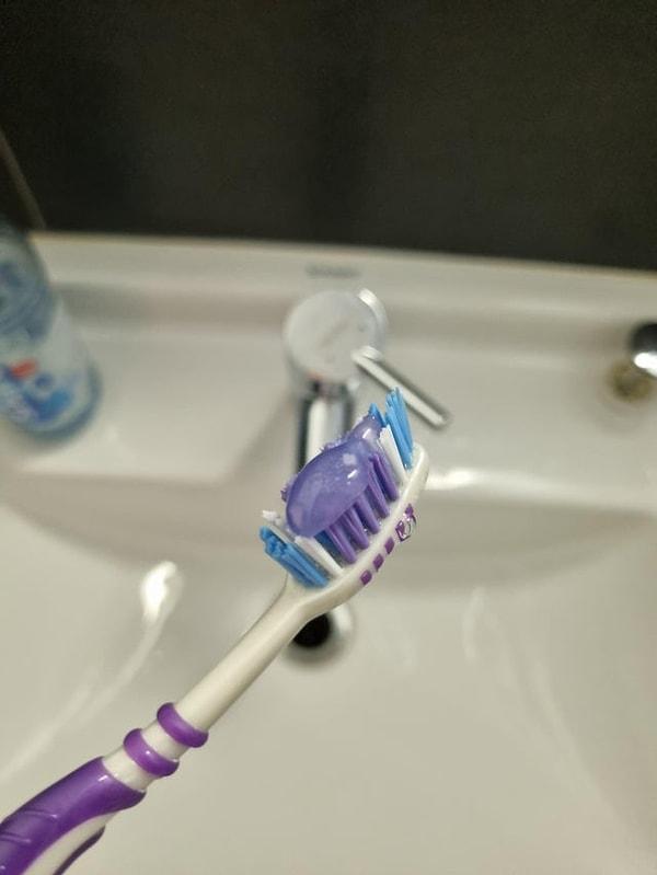 26. "Diş macunumun ve diş fırçamın rengi aynı."