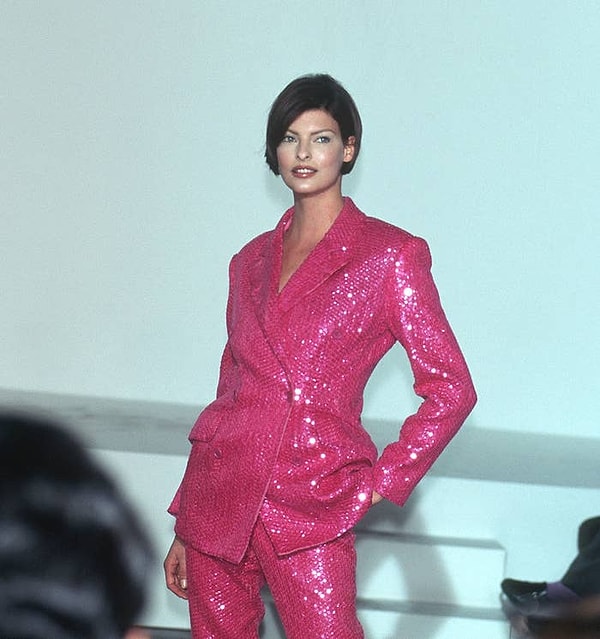 Линда подала в суд на компанию за предполагаемое уродство.