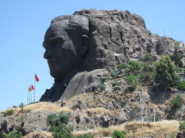 14. Atatürk Maskı - 42 metre