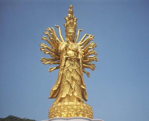 8. Guishan Guanyin of the Thousand Hands and Eyes - 99 metre